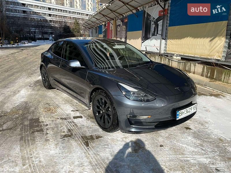 Tesla Model 3 2022