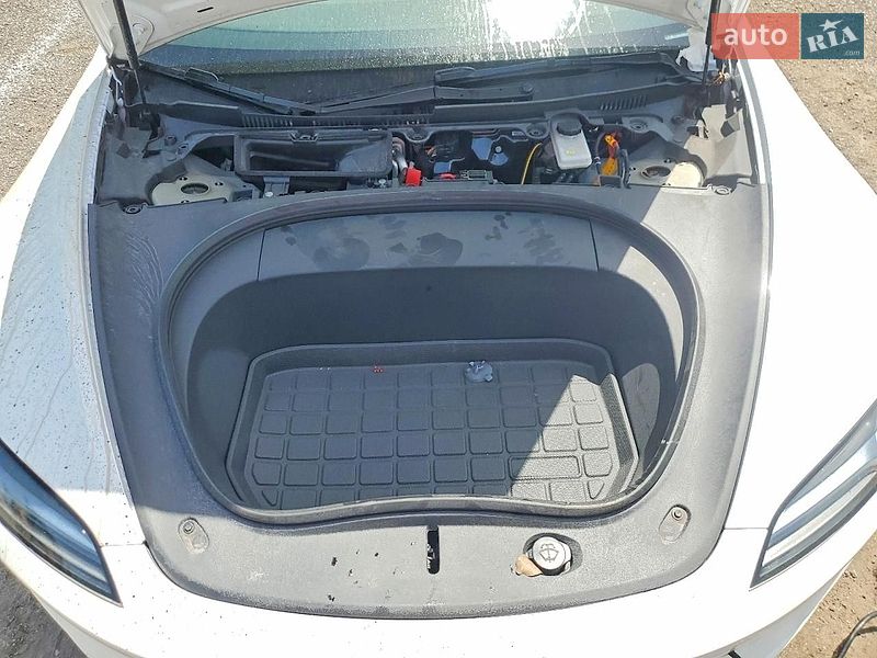 Седан Tesla Model 3 2024 в Львові фото 11 Седан Tesla Model 3 2024 в Львові