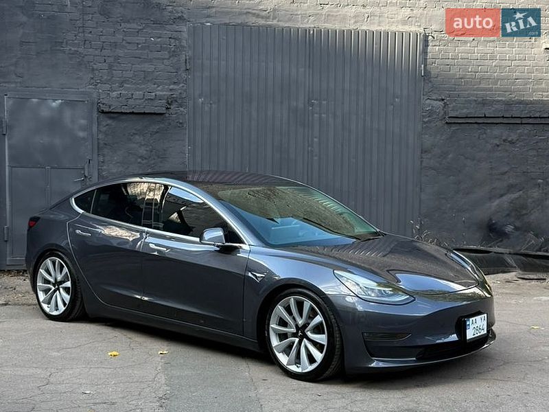 Седан Tesla Model 3 2018 в Киеве Седан Tesla Model 3 2018 в Киеве