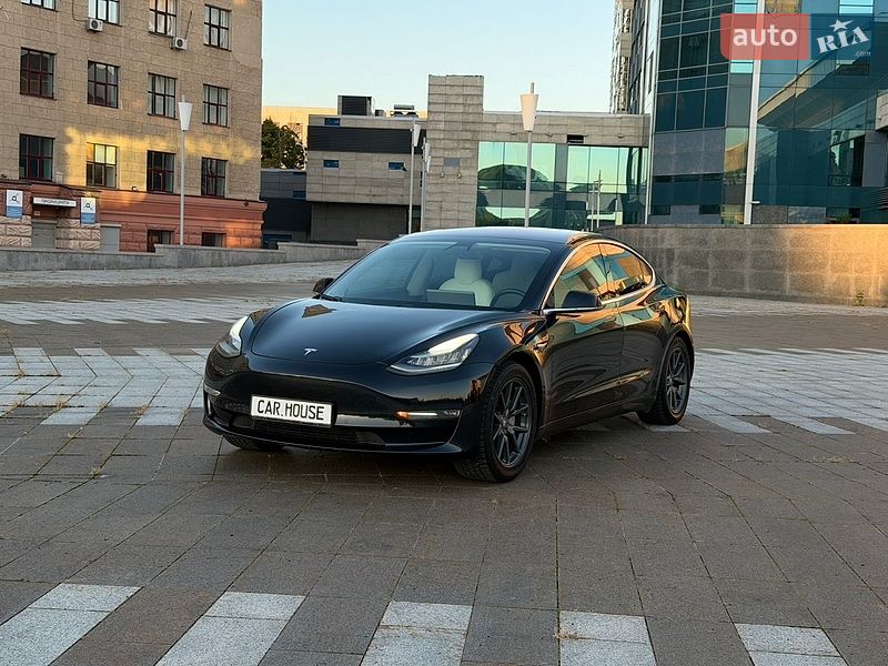 Седан Tesla Model 3 2018 в Харькове