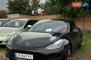 Седан Tesla Model 3 2021 в Смеле