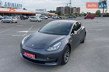 Седан Tesla Model 3 2020 в Ужгороде