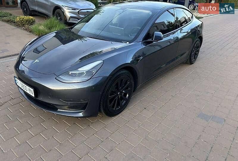 Седан Tesla Model 3 2022 в Киеве