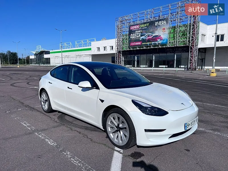 Tesla Model 3 2022