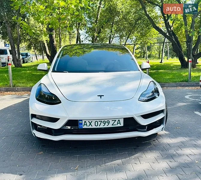 Tesla Model 3 2021