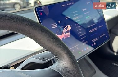 Седан Tesla Model 3 2021 в Киеве