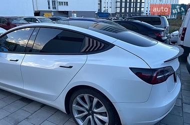 Седан Tesla Model 3 2019 в Львове