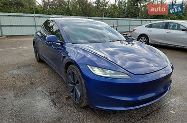Седан Tesla Model 3 2024 в Львове