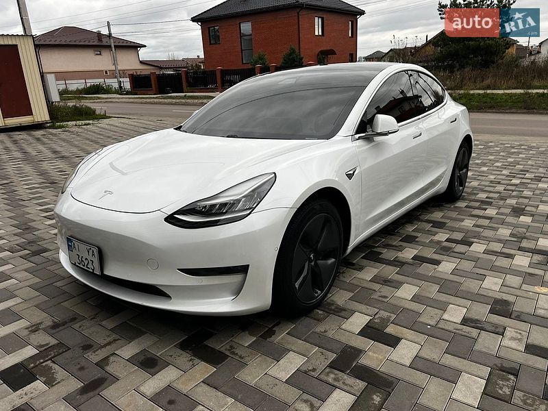 Седан Tesla Model 3 2019 в Киеве