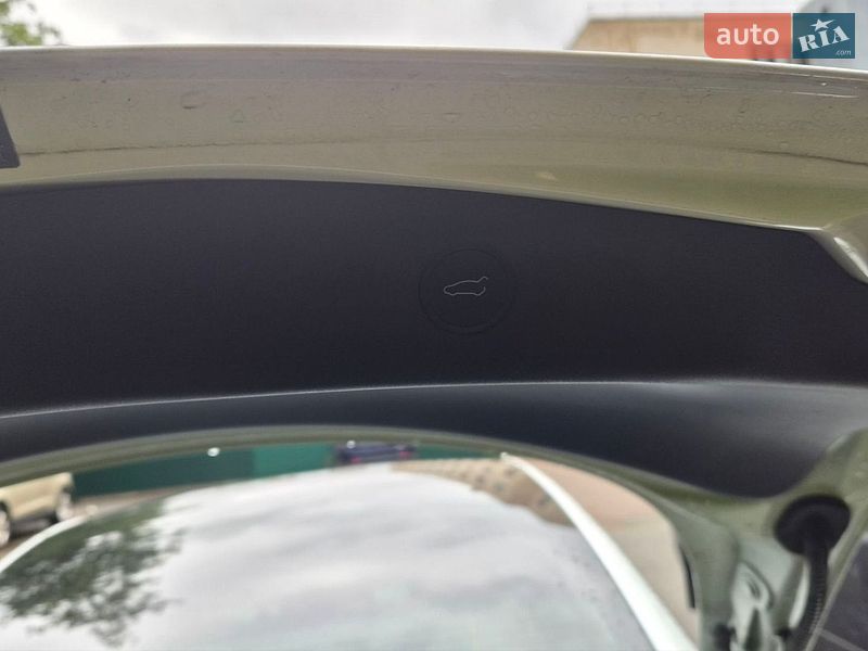 Седан Tesla Model 3 2021 в Киеве