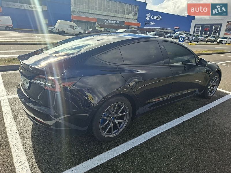 Седан Tesla Model 3 2020 в Киеве