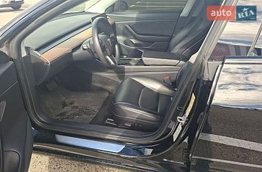 Седан Tesla Model 3 2020 в Киеве
