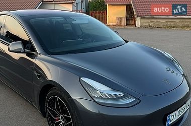 Седан Tesla Model 3 2018 в Киеве