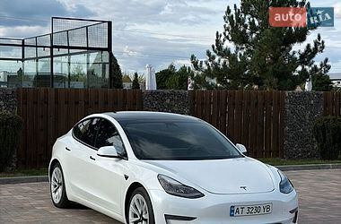 Седан Tesla Model 3 2022 в Ивано-Франковске
