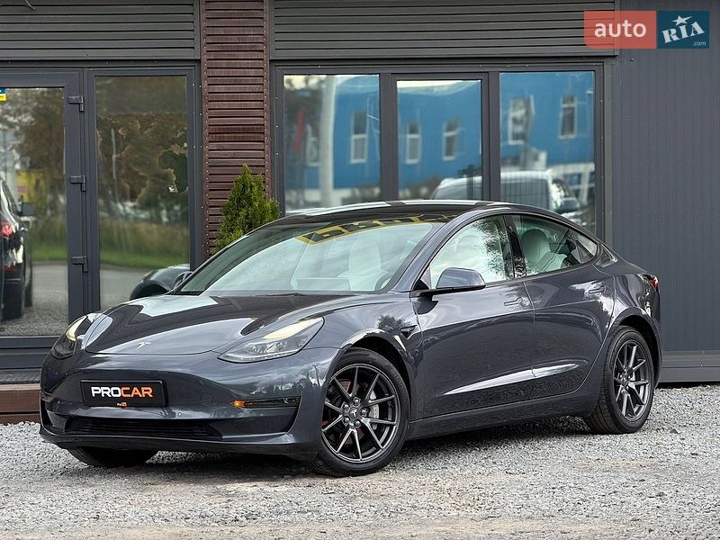 Tesla Model 3 2022