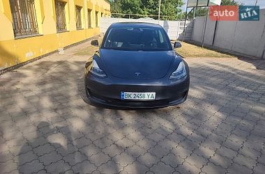 Седан Tesla Model 3 2019 в Ровно