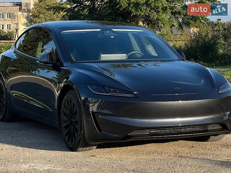 Tesla Model 3 2024