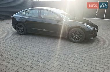 Седан Tesla Model 3 2023 в Луцке