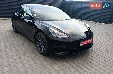 Седан Tesla Model 3 2023 в Луцке