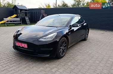 Седан Tesla Model 3 2023 в Луцке