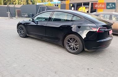 Седан Tesla Model 3 2023 в Луцке