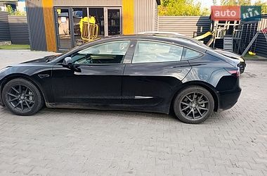 Седан Tesla Model 3 2023 в Луцке