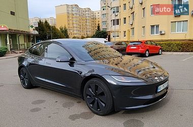 Седан Tesla Model 3 2024 в Киеве
