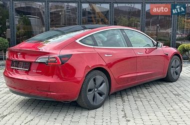 Седан Tesla Model 3 2018 в Львове