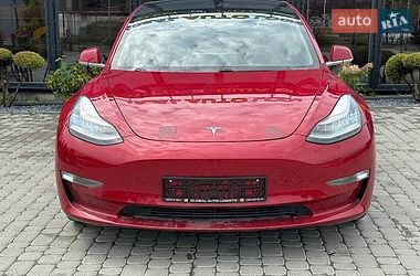 Седан Tesla Model 3 2018 в Львове