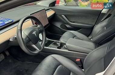 Седан Tesla Model 3 2018 в Львове