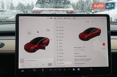 Седан Tesla Model 3 2018 в Львове