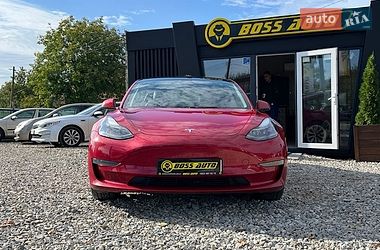 Седан Tesla Model 3 2022 в Коломые