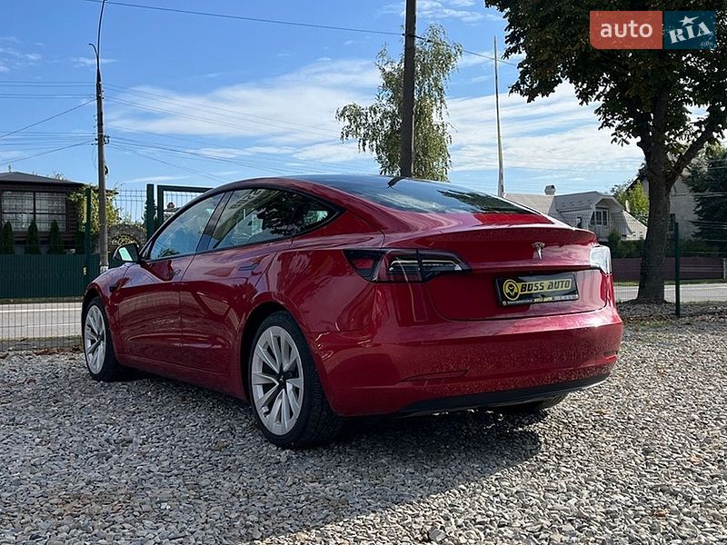 Седан Tesla Model 3 2022 в Коломые