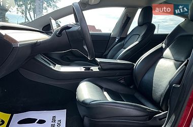 Седан Tesla Model 3 2022 в Коломые