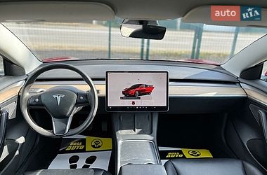 Седан Tesla Model 3 2022 в Коломые