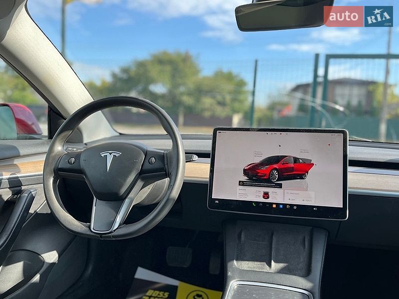 Седан Tesla Model 3 2022 в Коломые