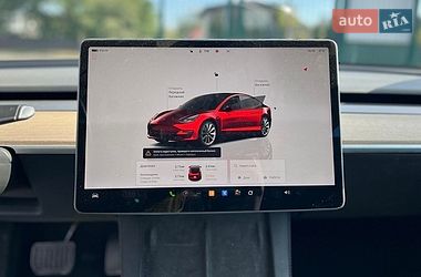Седан Tesla Model 3 2022 в Коломые