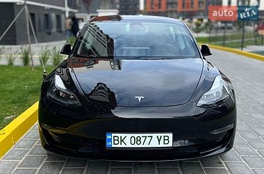 Седан Tesla Model 3 2022 в Ровно