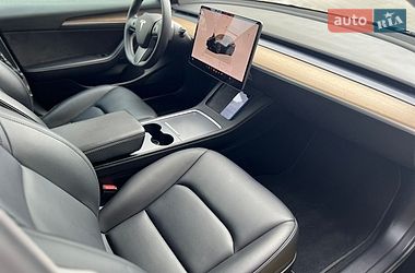 Седан Tesla Model 3 2022 в Ровно