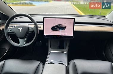 Седан Tesla Model 3 2022 в Ровно