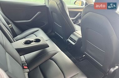 Седан Tesla Model 3 2022 в Ровно
