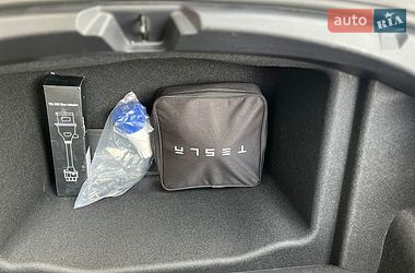 Седан Tesla Model 3 2022 в Ровно