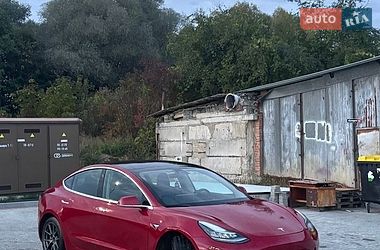 Седан Tesla Model 3 2019 в Ивано-Франковске