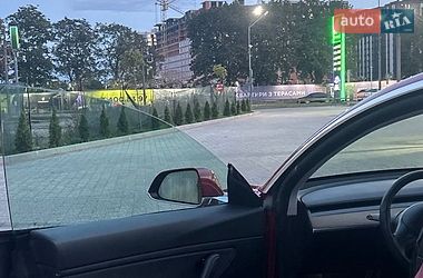 Седан Tesla Model 3 2019 в Ивано-Франковске