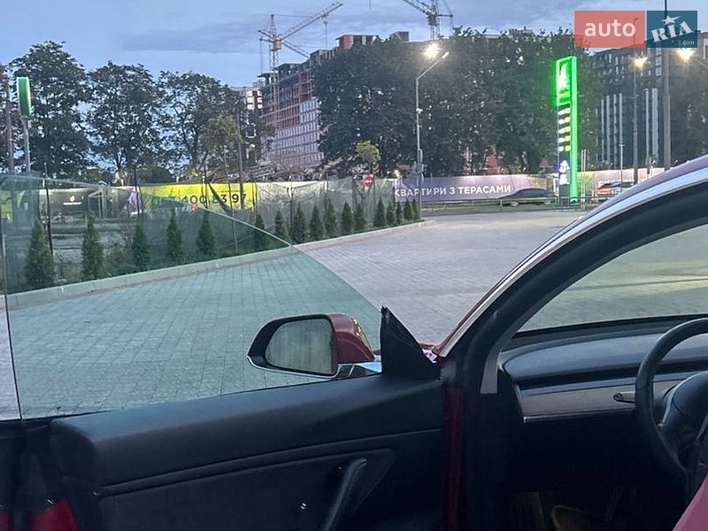 Седан Tesla Model 3 2019 в Ивано-Франковске