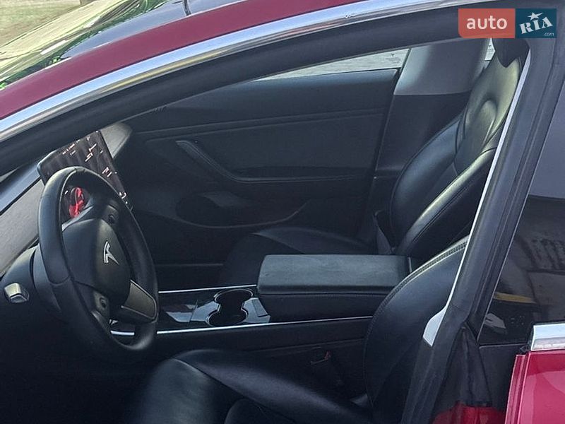 Седан Tesla Model 3 2019 в Ивано-Франковске