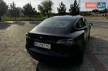 Седан Tesla Model 3 2020 в Львове