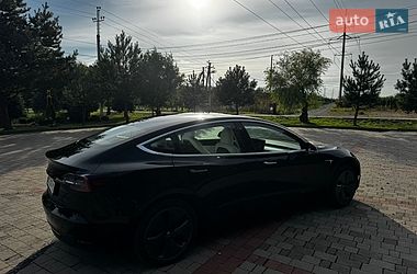 Седан Tesla Model 3 2020 в Львове