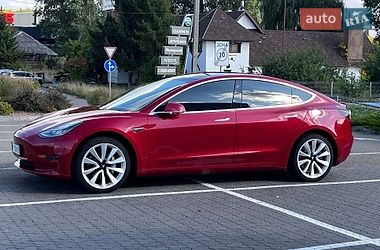 Седан Tesla Model 3 2019 в Киеве