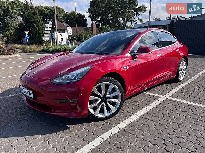 Седан Tesla Model 3 2019 в Киеве